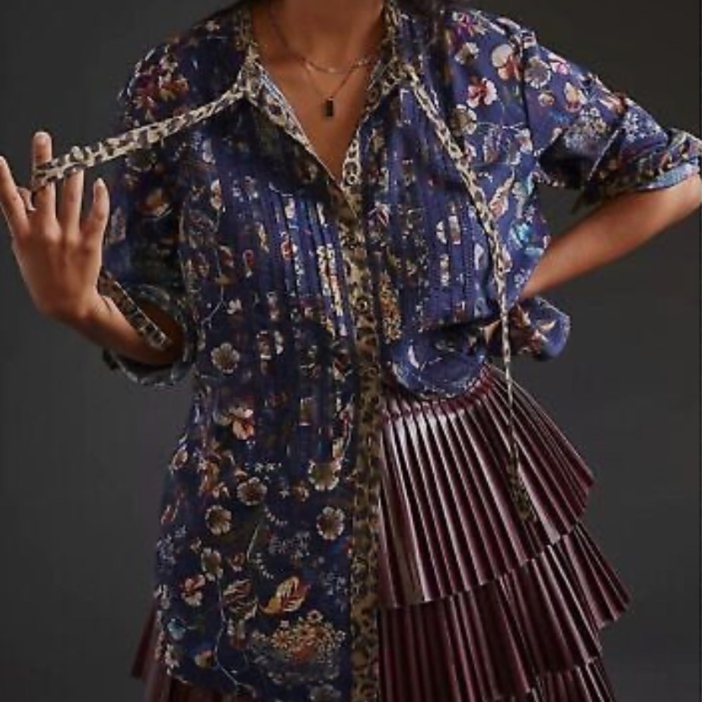 Anthropologie Pilcro Ladder Lace Floral Tunic Blouse Blue Motif size M - Picture 2 of 16
